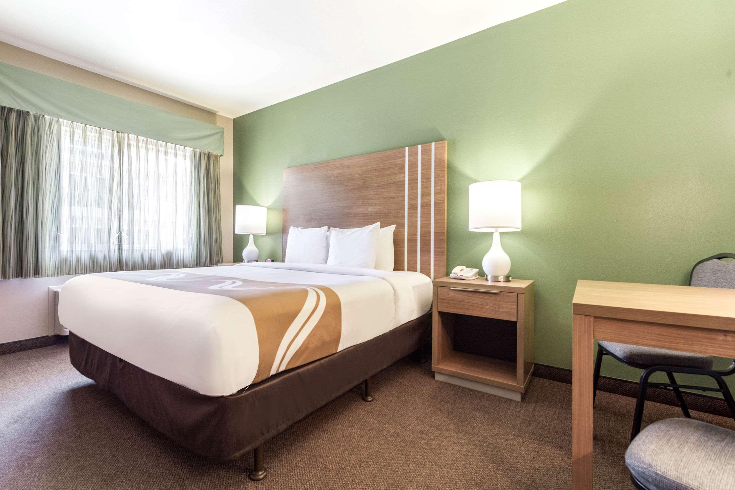 Quality Inn & Suites Bainbridge Island Exterior photo